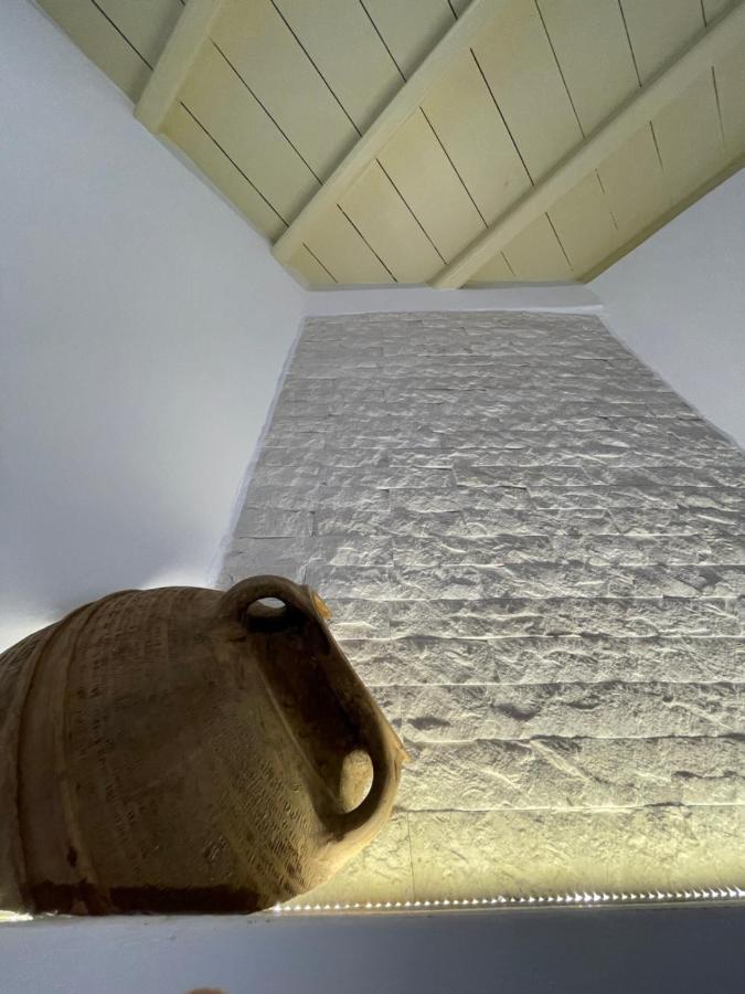 Appartement Theros - Traditional House In