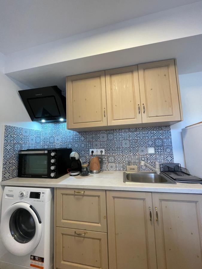 Appartement Theros - Traditional House In