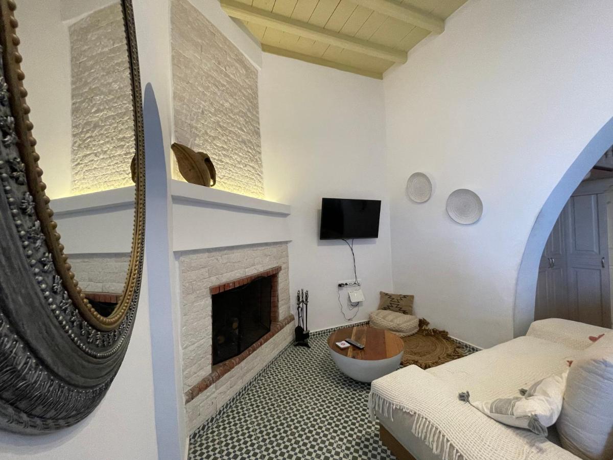 Theros - Traditional House In Apartmán *