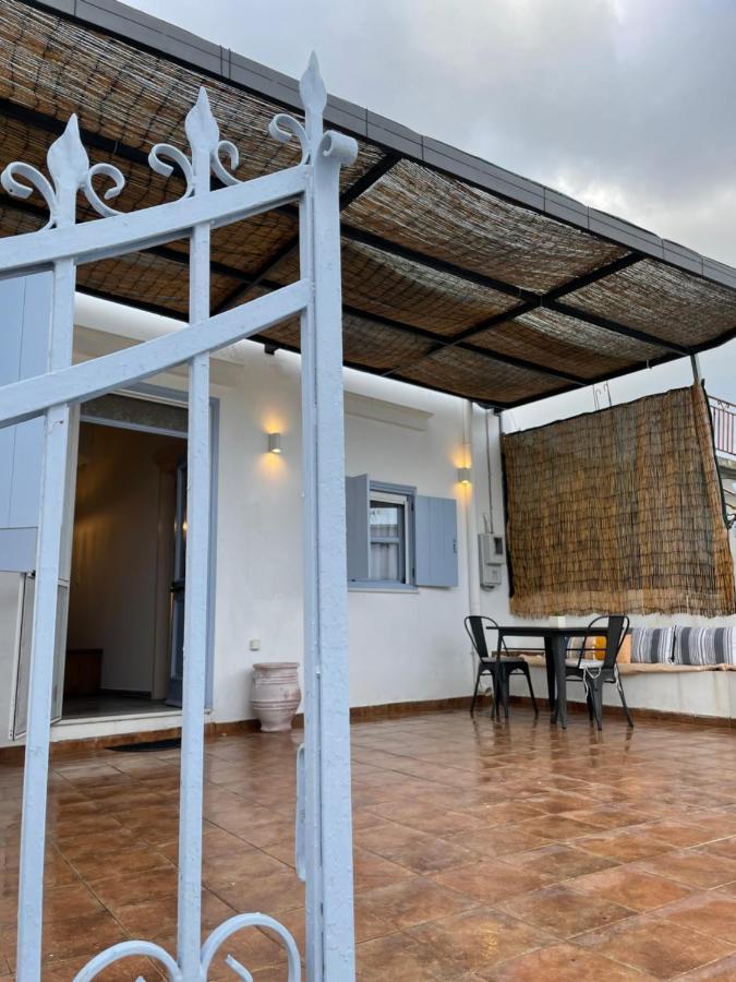 Theros - Traditional House In