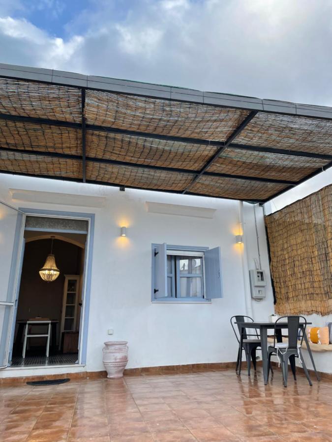 Theros - Traditional House In